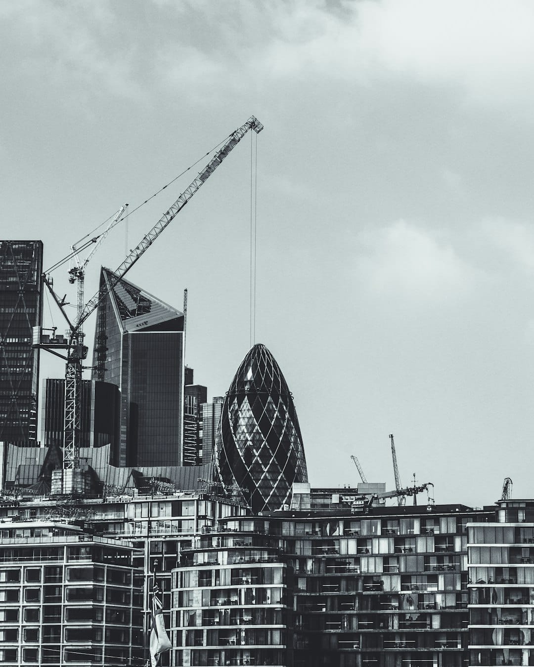 Choose the Right Building Contractor or Builder